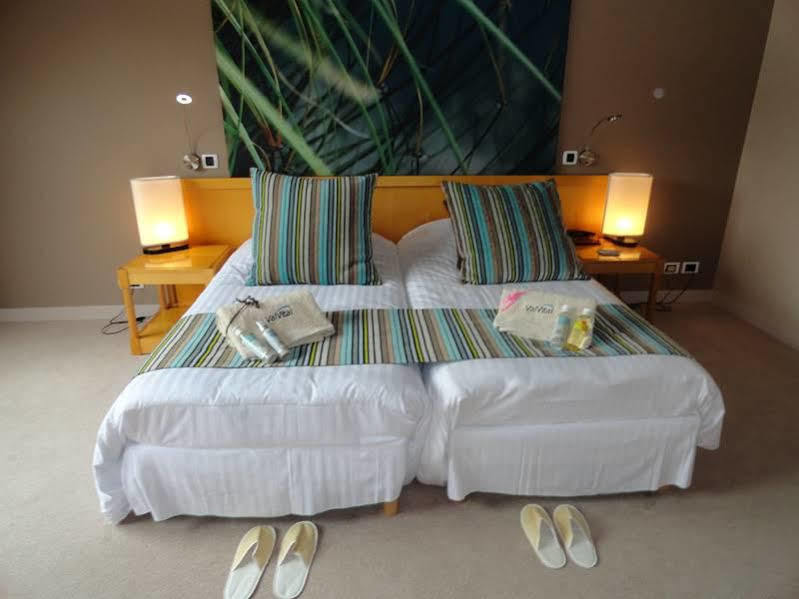 Logis Hotel Golf Le Domaine Du Val De Sorne Vernantois エクステリア 写真