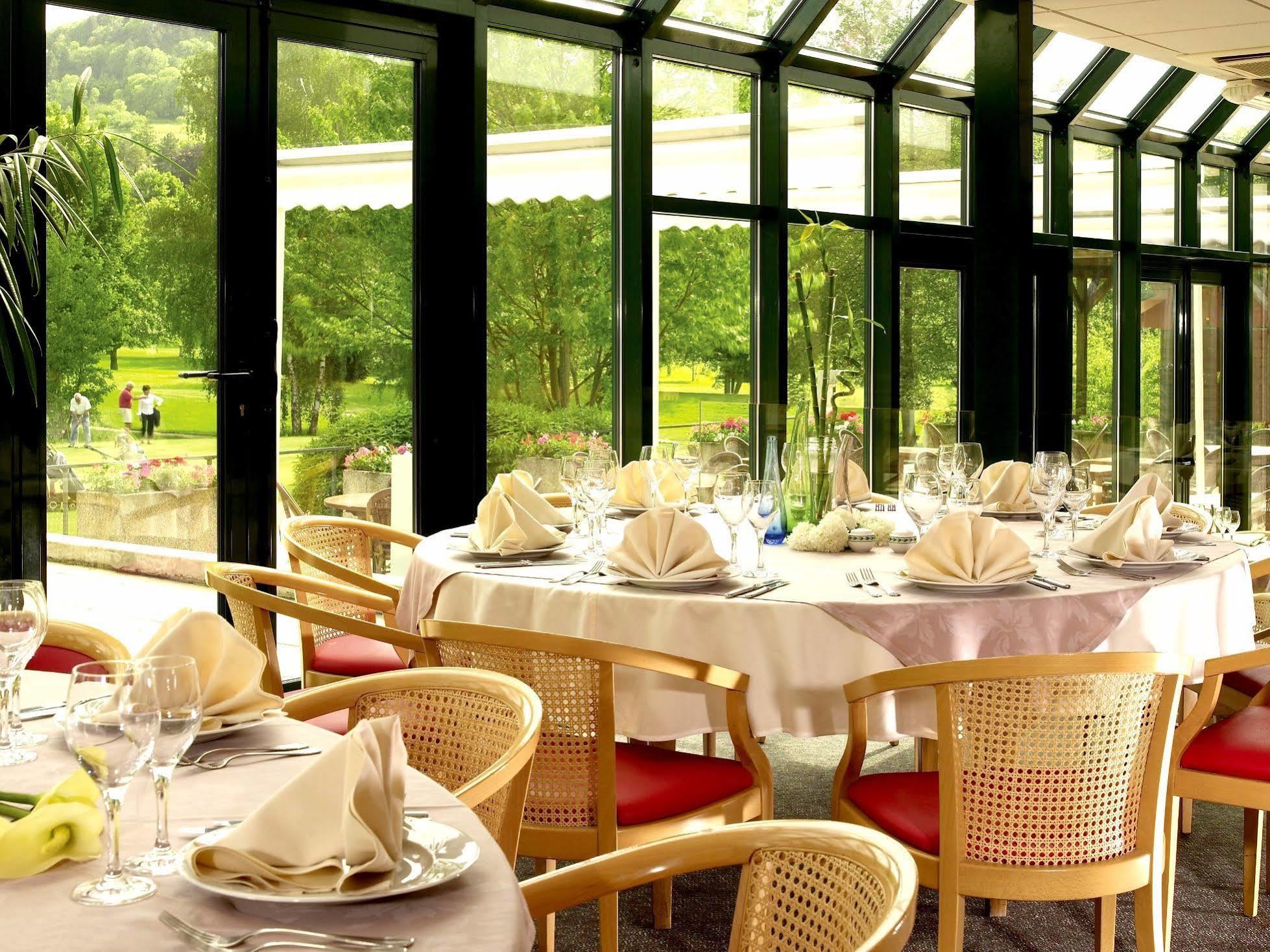 Logis Hotel Golf Le Domaine Du Val De Sorne Vernantois エクステリア 写真