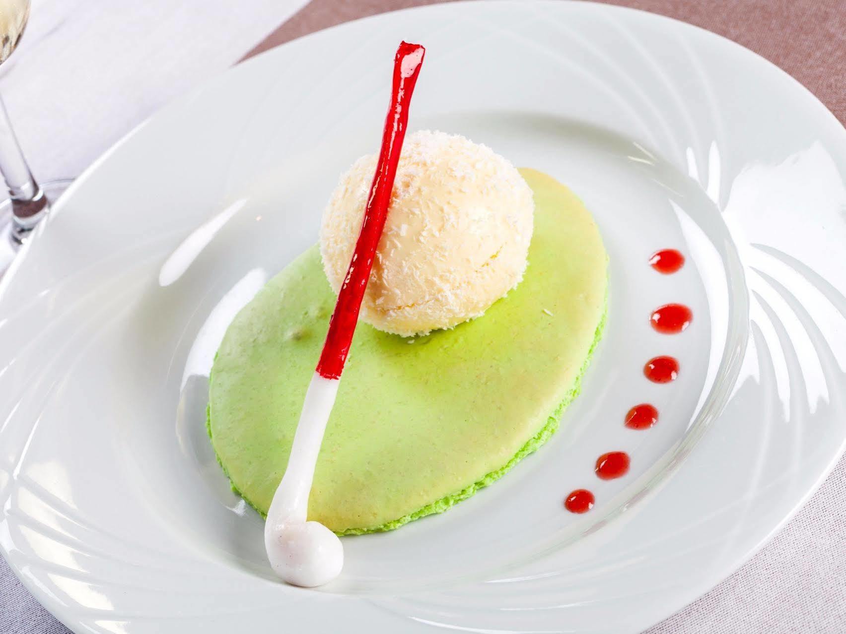Logis Hotel Golf Le Domaine Du Val De Sorne Vernantois エクステリア 写真